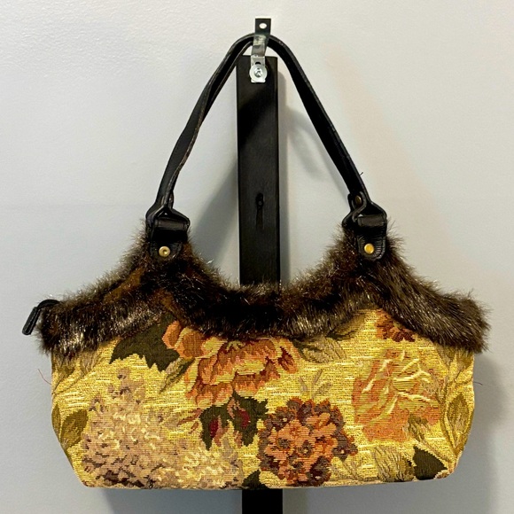 Vintage Bueno Tapestry Floral Print Faux Fur Bag Y2K - Picture 1 of 6